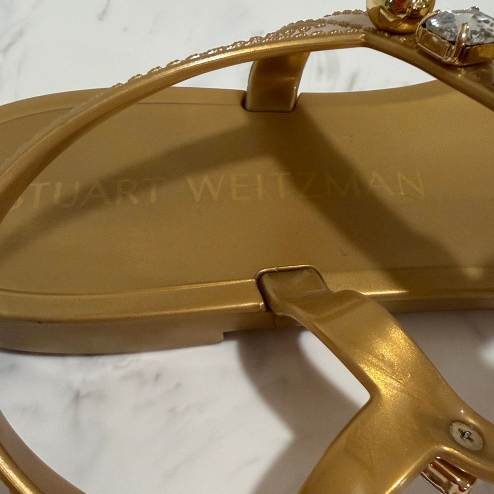 Stuart Weitzman Goldie Crystal Jelly sandals in gold. Size 9 - Picture 5 of 6